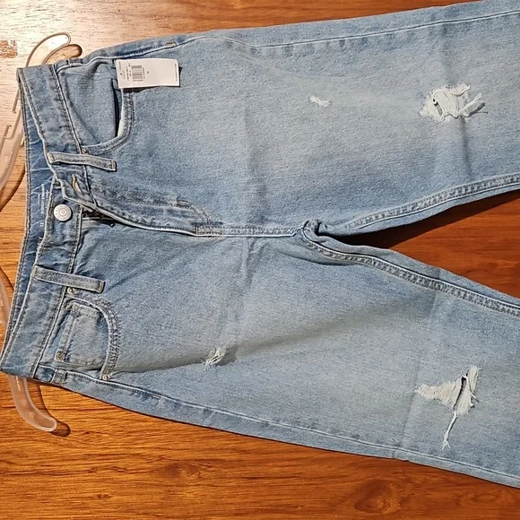 Jeans - Picture 2 of 5